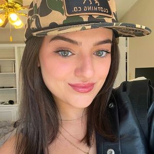 Meet your Posher, Logan